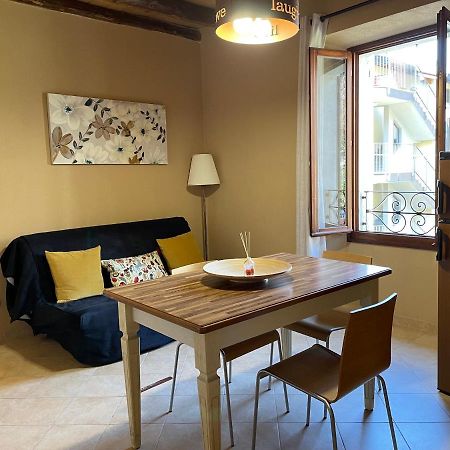 La Casa Sul Sasso In town serviced accommodations Dervio Esterno foto