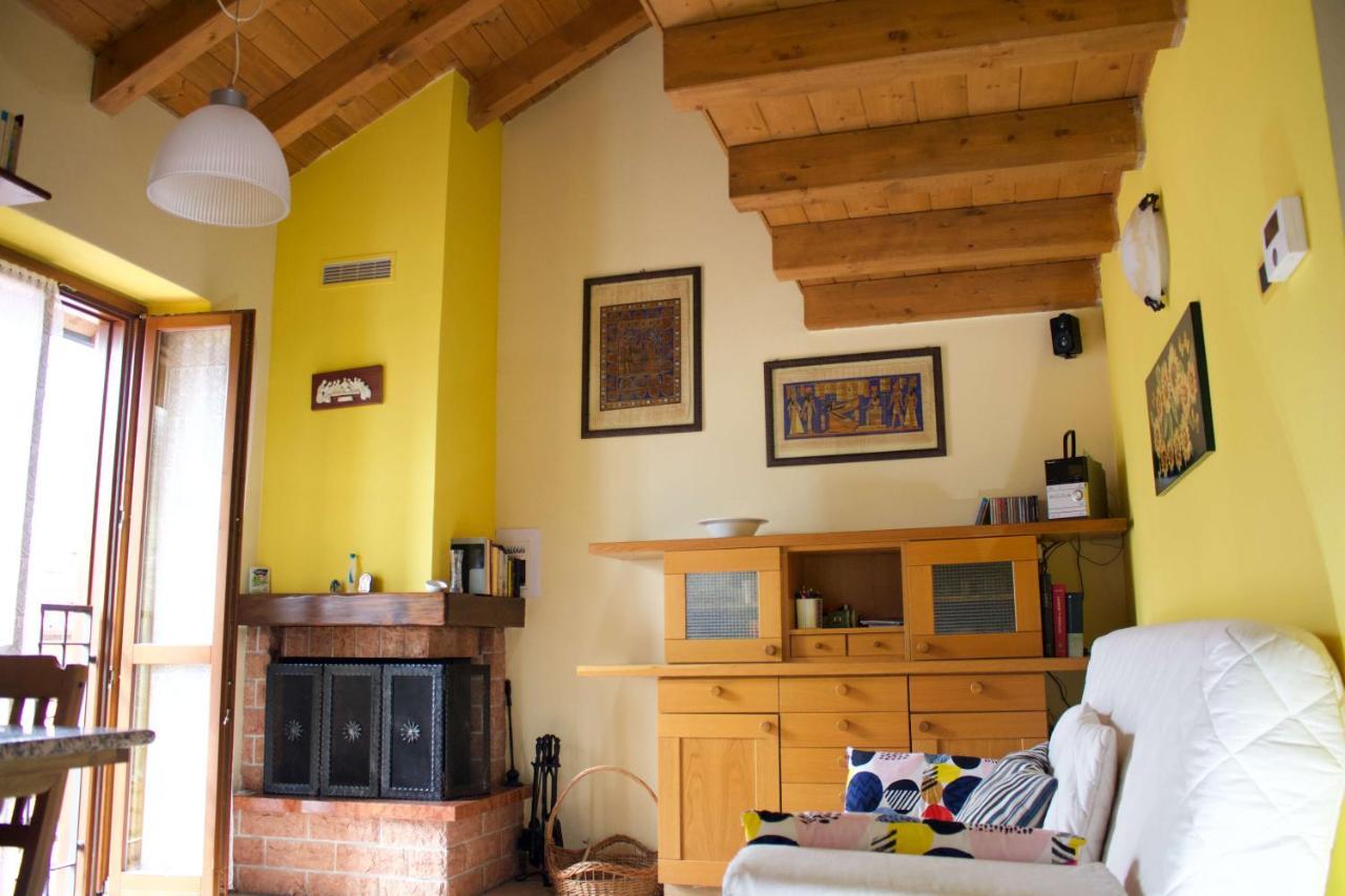 La Casa Sul Sasso In town serviced accommodations Dervio Esterno foto