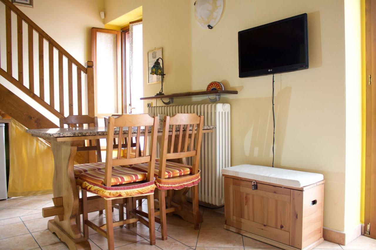 La Casa Sul Sasso In town serviced accommodations Dervio Esterno foto