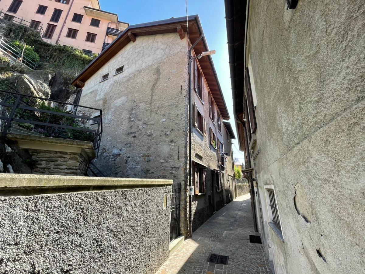 La Casa Sul Sasso In town serviced accommodations Dervio Esterno foto
