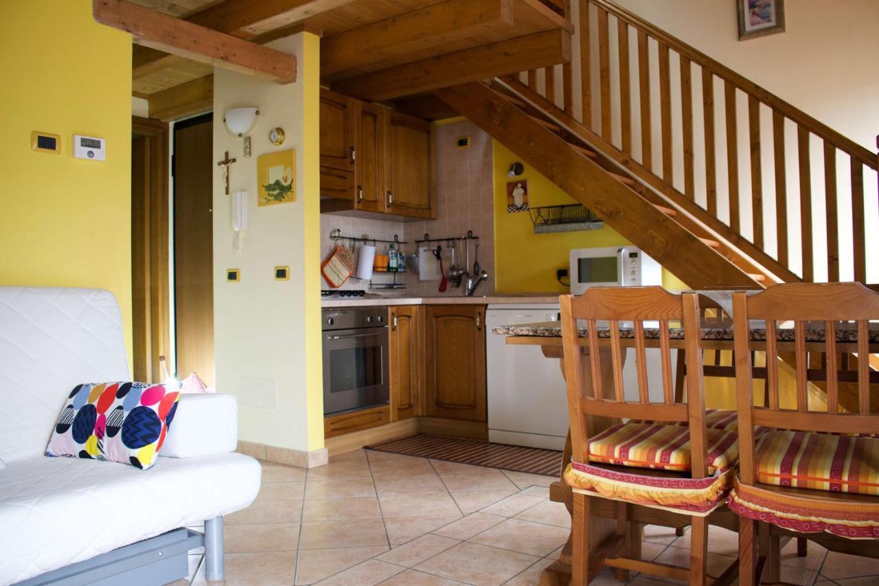 La Casa Sul Sasso In town serviced accommodations Dervio Esterno foto