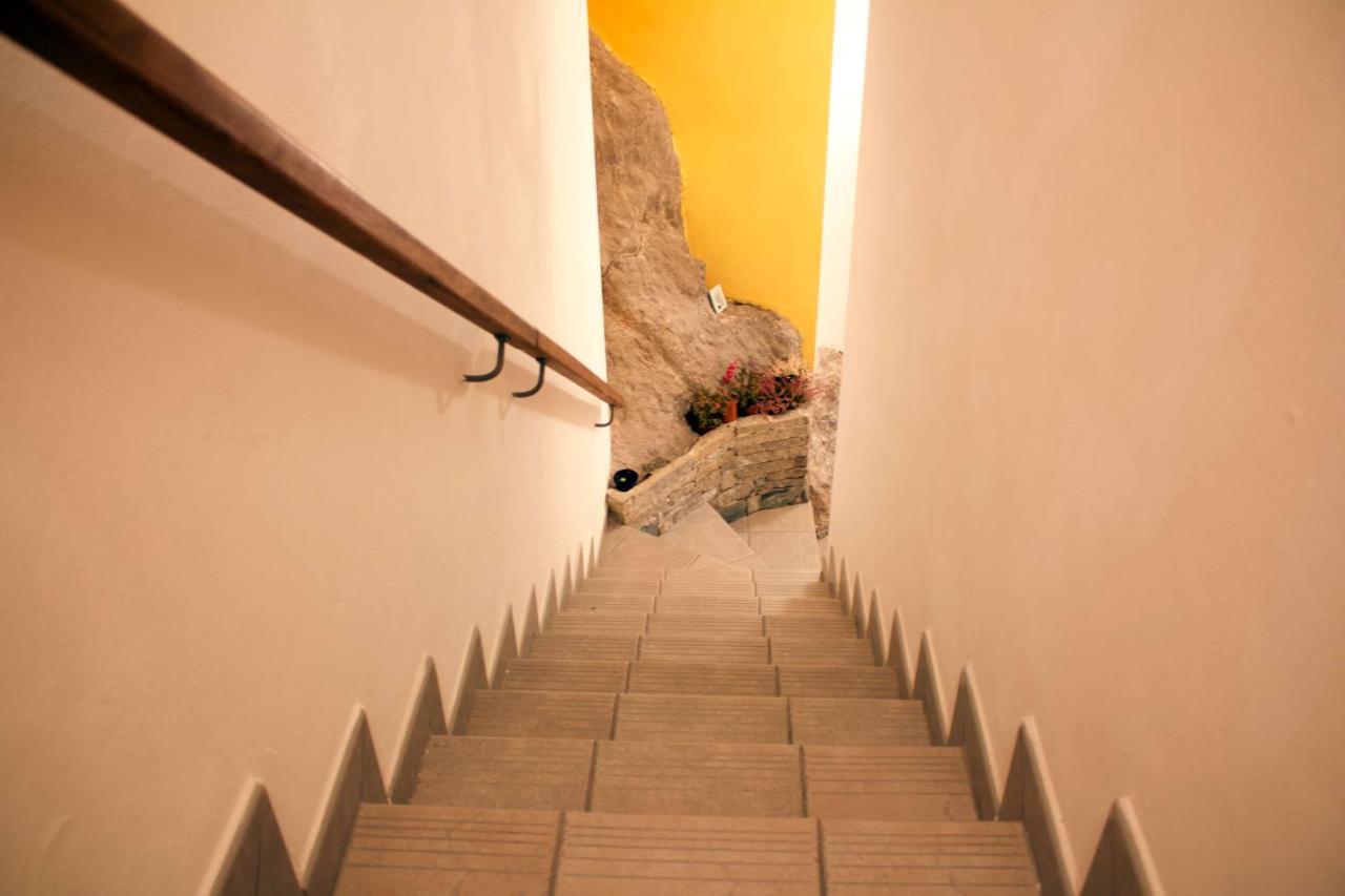 La Casa Sul Sasso In town serviced accommodations Dervio Esterno foto