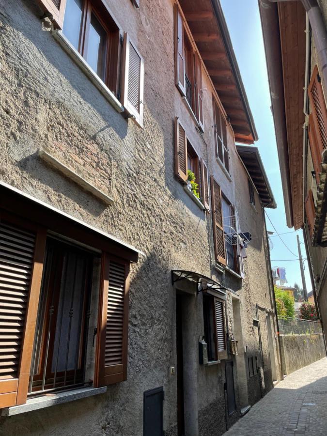La Casa Sul Sasso In town serviced accommodations Dervio Esterno foto