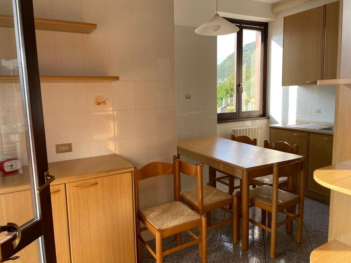 La Casa Sul Sasso In town serviced accommodations Dervio Esterno foto
