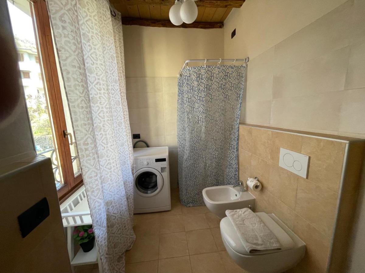 La Casa Sul Sasso In town serviced accommodations Dervio Esterno foto