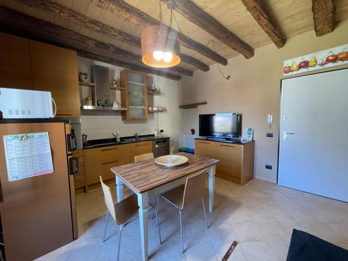 La Casa Sul Sasso In town serviced accommodations Dervio Esterno foto