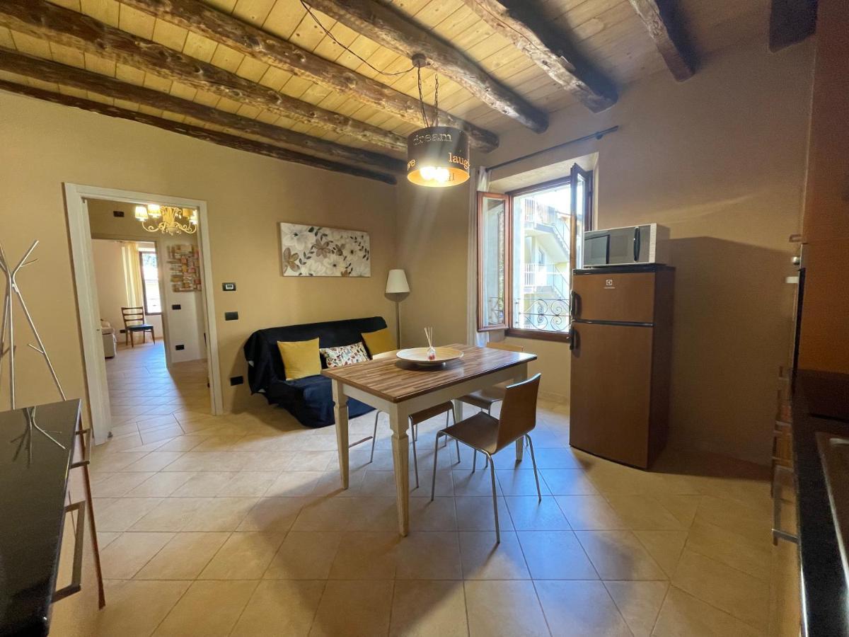 La Casa Sul Sasso In town serviced accommodations Dervio Esterno foto