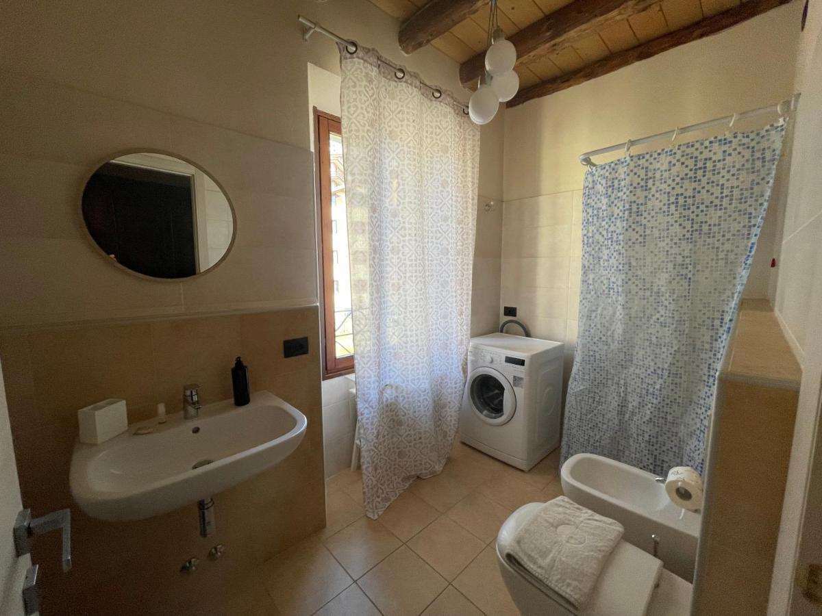La Casa Sul Sasso In town serviced accommodations Dervio Esterno foto